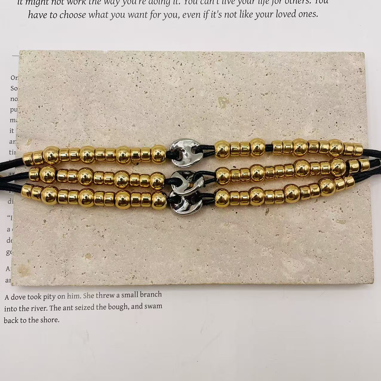 JI JOYA VENTA AL POR MAYOR|Pulsera de Moda Dorada y Plateada con Cordón Negro | Joyería al Por Mayor para Mujeres