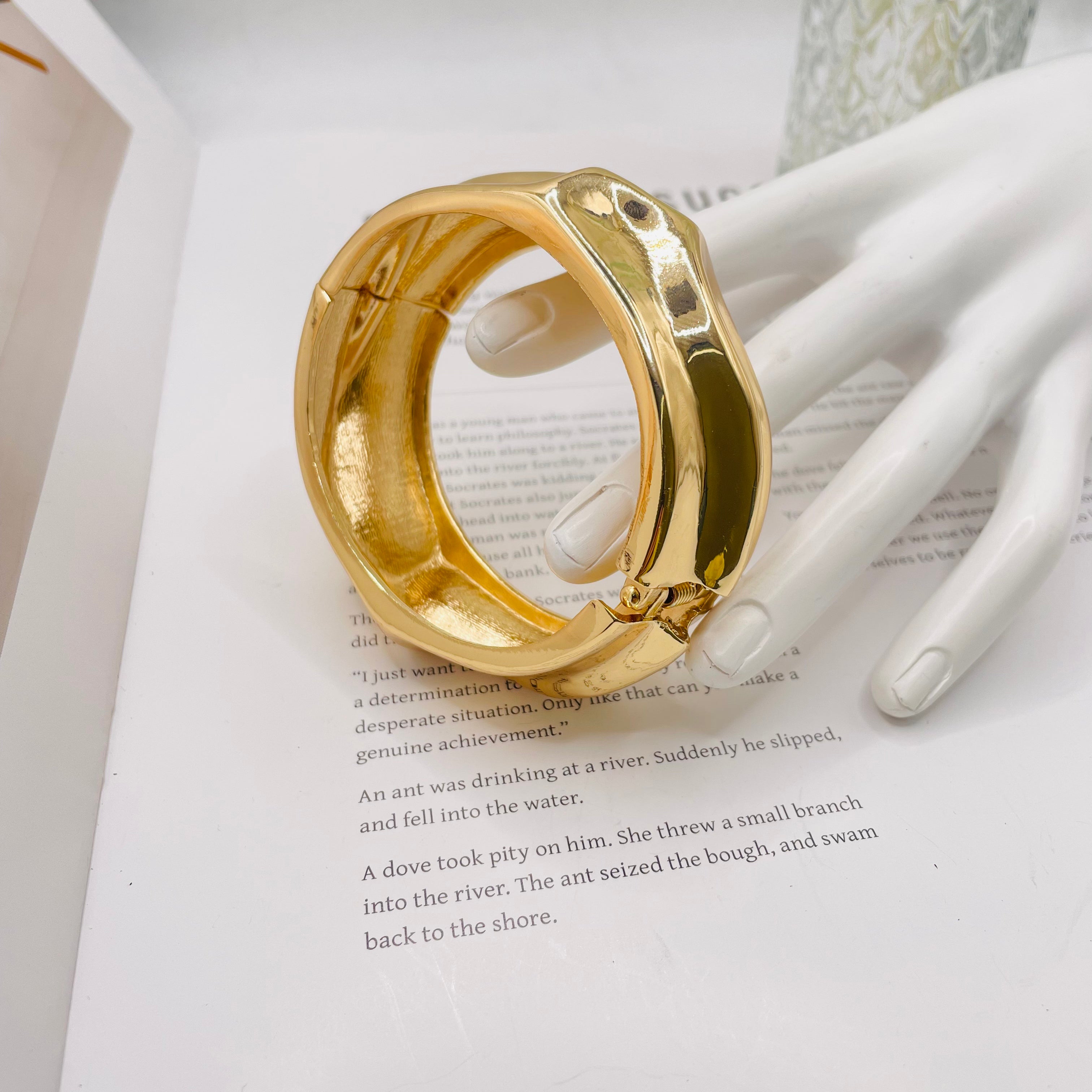 JI JOYA VENTA AL POR MAYOR|Brazalete de Oro Moderno y Elegante | Accesorio de Moda para Uso Diario y Regalos, Pedidos al por mayor