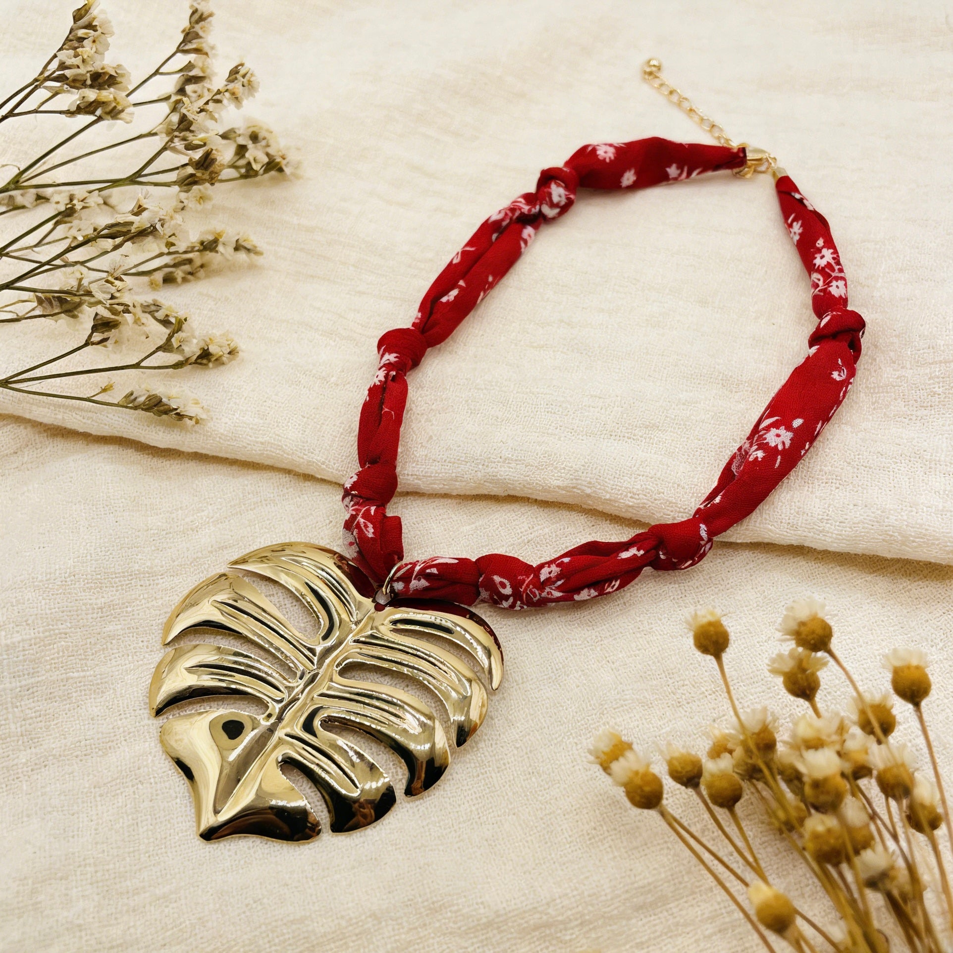 Collar vintage con hojas de monstera y flores | Collar vintage con hojas de monstera y flores rojas | Collar con pañuelo de seda azul claro | Cadena de clavícula de tela estilo resort francés|JI JOYA