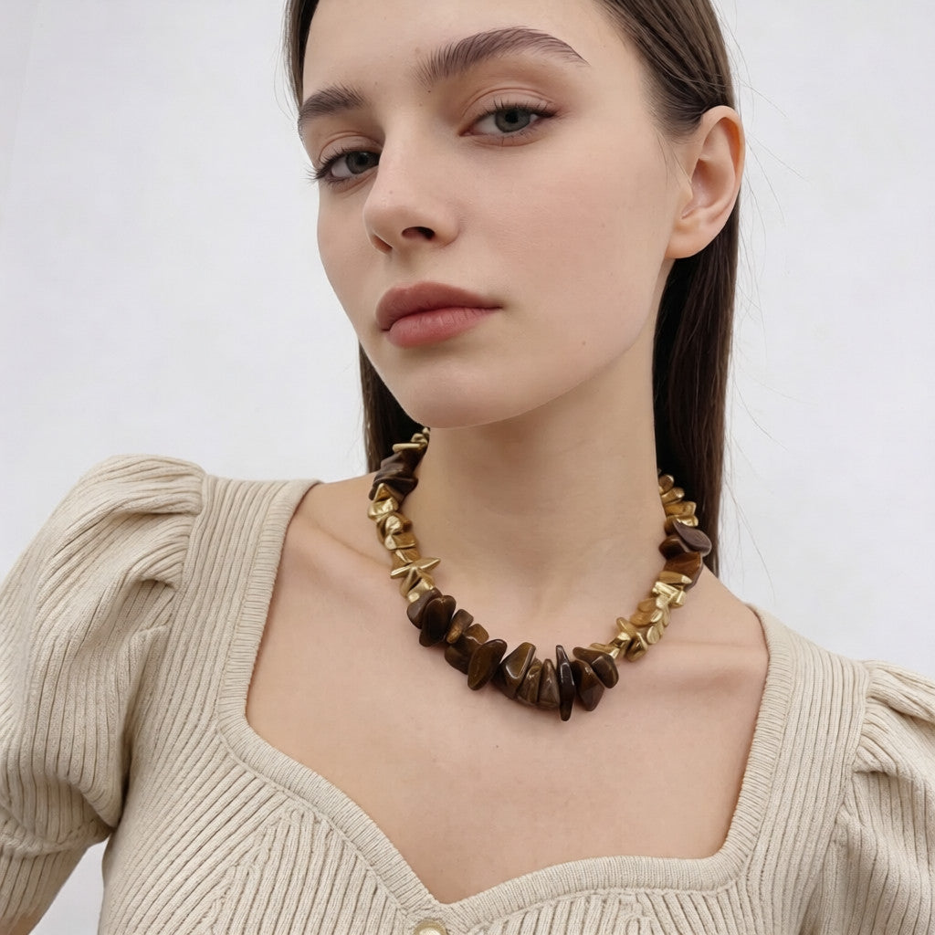 Collar de guijarros de ojo de tigre natural, diseño de nicho, gargantilla de alta gama, estilo vintage, versátil para uso diario.