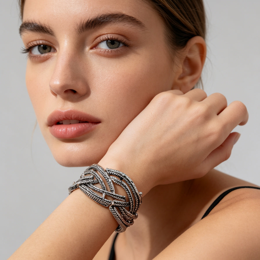 Pulsera Brazalete de Metal Entrelazado - Diseño Texturizado Vintage, Disponible en Dorado y Plateado, Venta al Mayoreo para Joyería Moda|JI JOYA