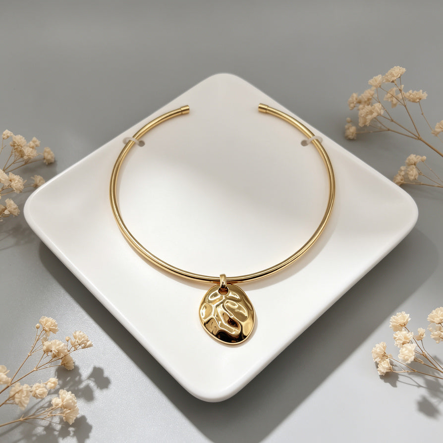 Set de Joyería de Oro con Textura Ondulada - Collar Choker y Pendientes para Eventos y Uso Diario|JI JOYA