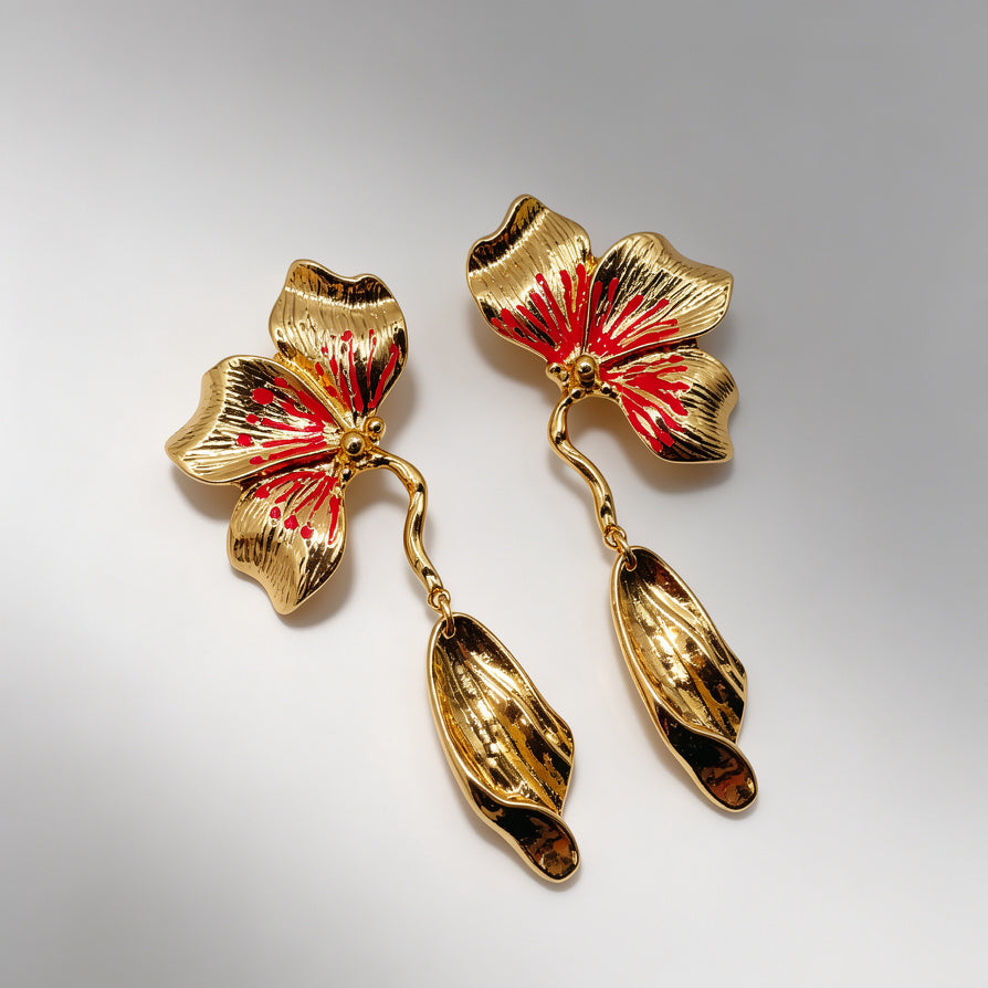 Pendientes Flor Dorada con Detalles Rojos | Joyería de Moda al Por Mayor para Mujer|JI JOYA