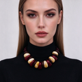Collar grueso de resina bicolor borgoña y crema, accesorio de moda mayorista|JI JOYA
