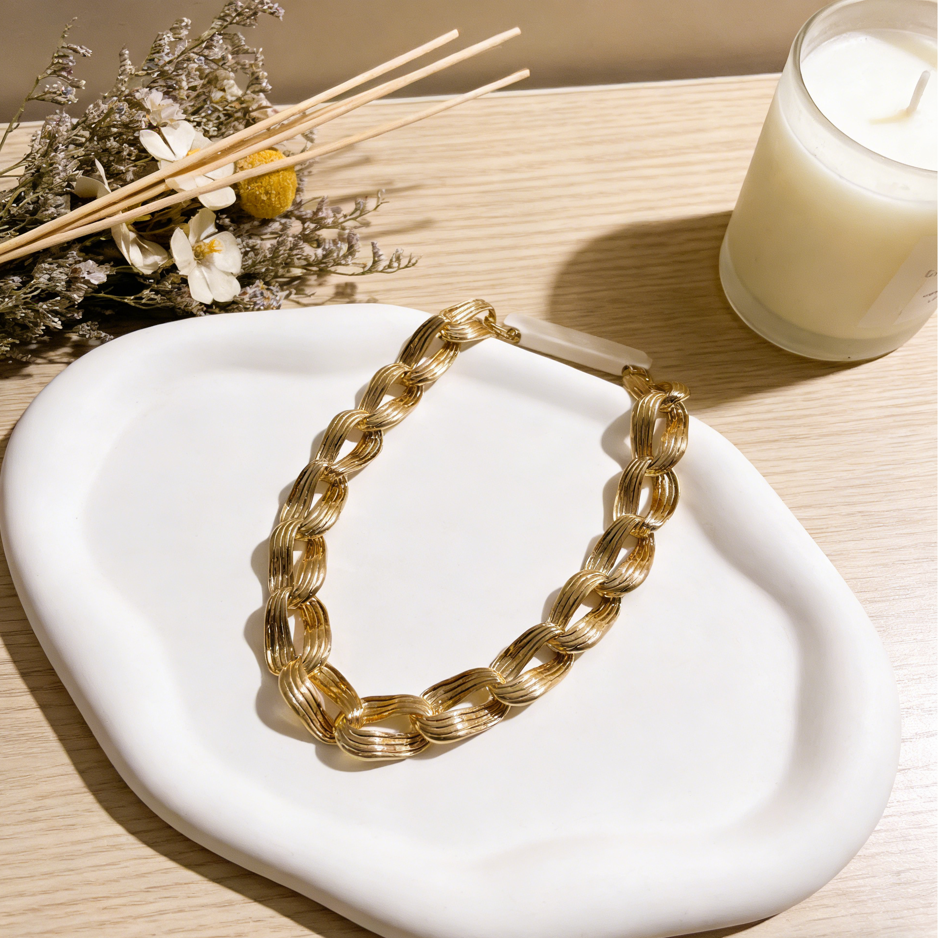 Collar de cadena gruesa de oro con textura de rayas - Estilo minimalista y elegante