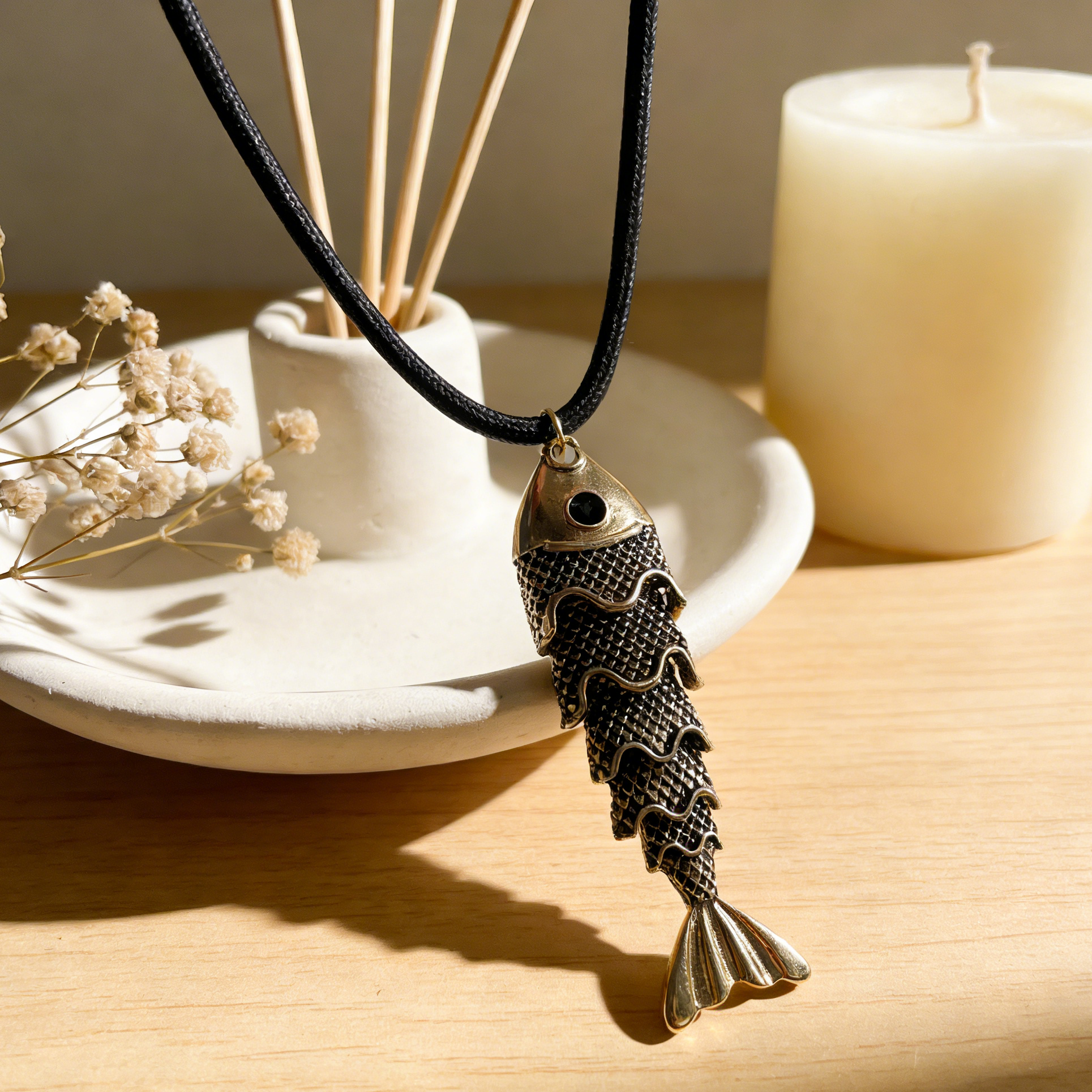 Boho-style Articulated Fish Necklace - Enamel Plating Design
