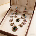 Conjunto vintage de collar y pendientes con piedras preciosas multicapa | Joyería bohemia de lujo para la noche