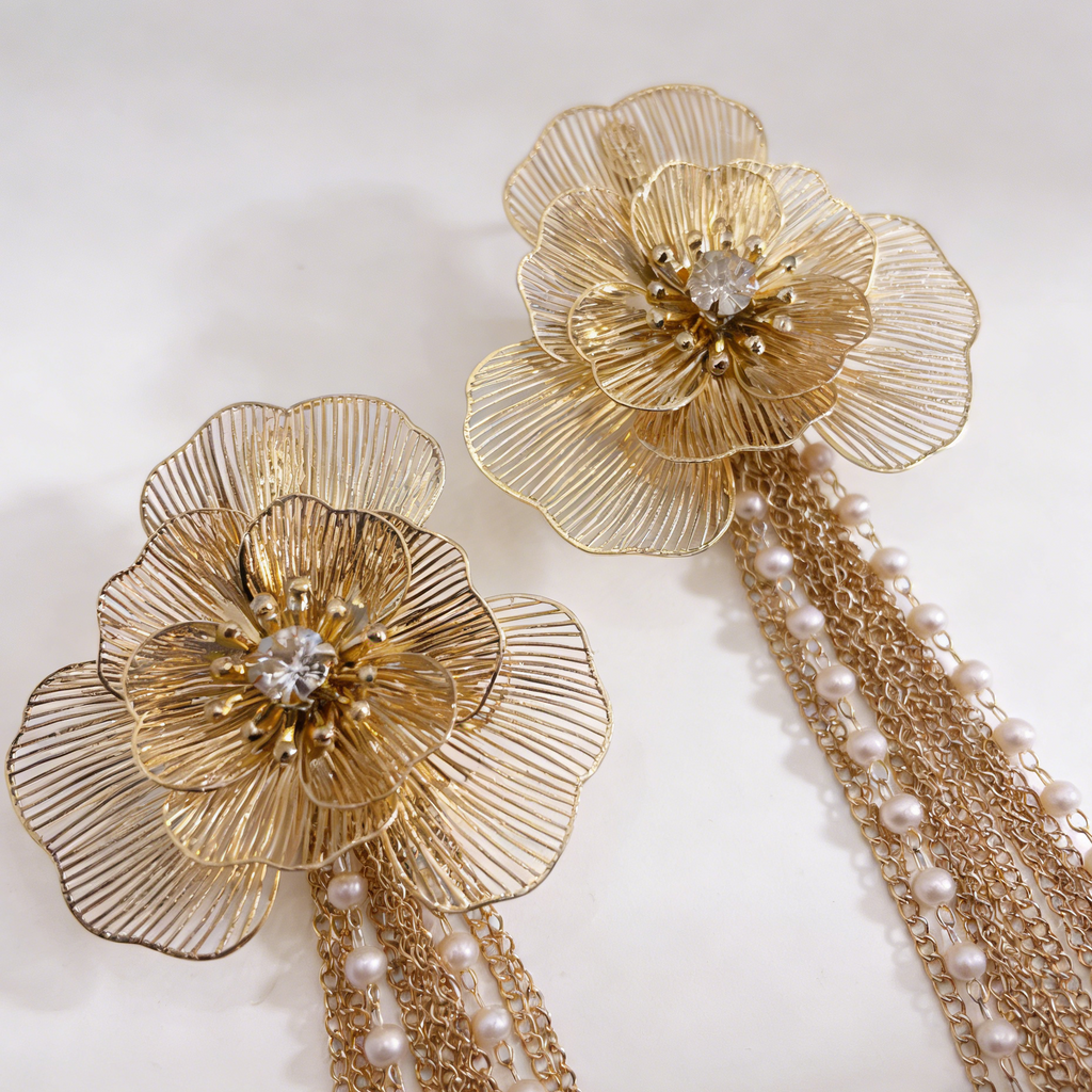 Aretes y Gargantilla Flor de Oro con Perlas | Juego de Joyería Elegante para Fiesta