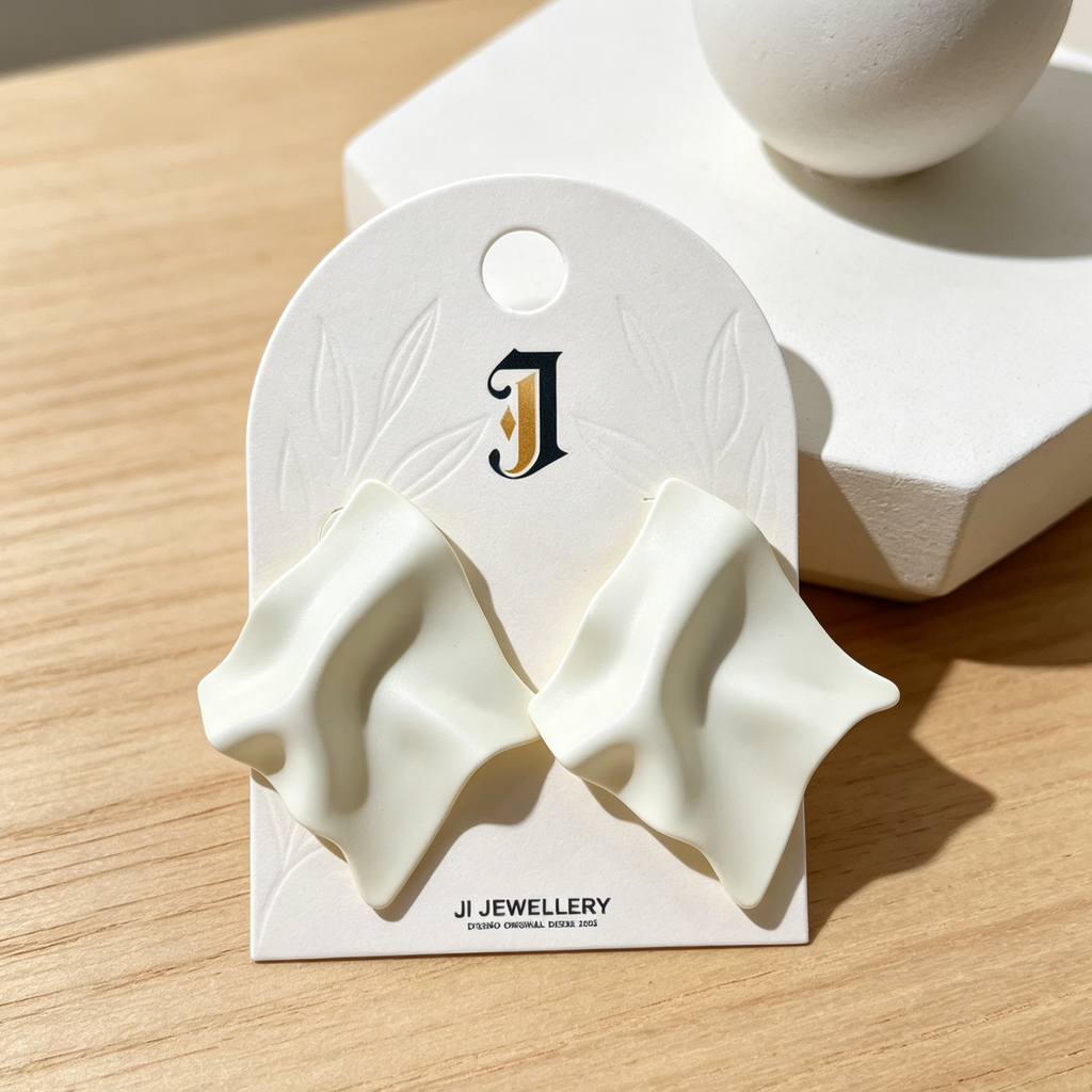Pendientes de forma de hoja arrugada mate, accesorios de joyería al por mayor para mujer, diseño abstracto minimalista disponible en blanco y azul Klein|JI JOYA