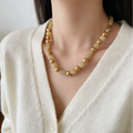 Collar vintage de cuentas en capas | Gargantilla llamativa dorada y crema