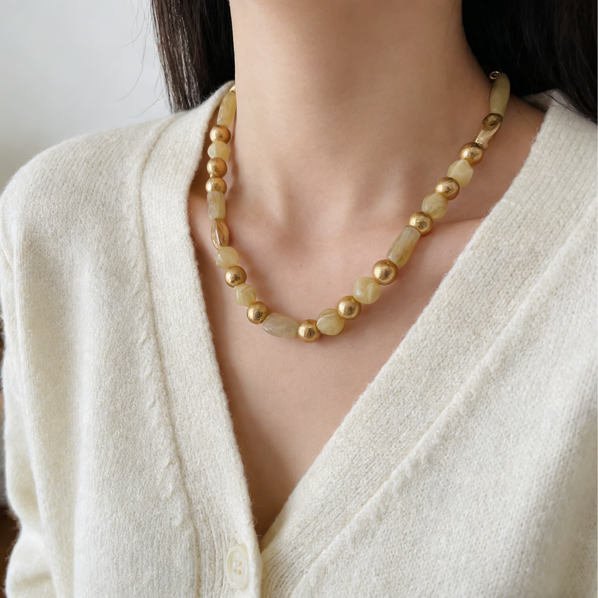 Collar vintage de cuentas en capas | Gargantilla llamativa dorada y crema
