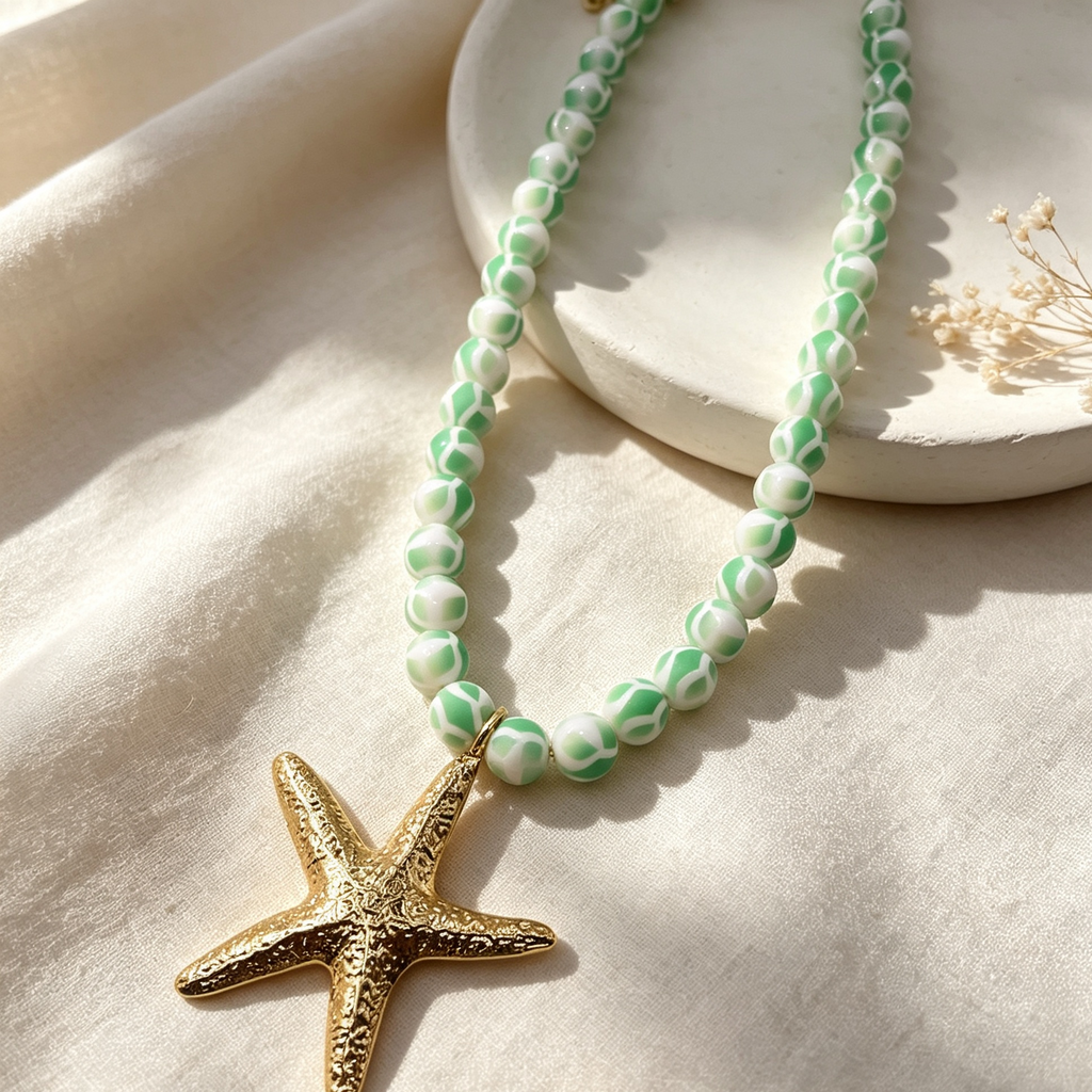 Collar de cuentas rayadas blanco-verde/azul/naranja con colgante de estrella de mar dorada, joyería de playa al por mayor para mujer|JI JOYA