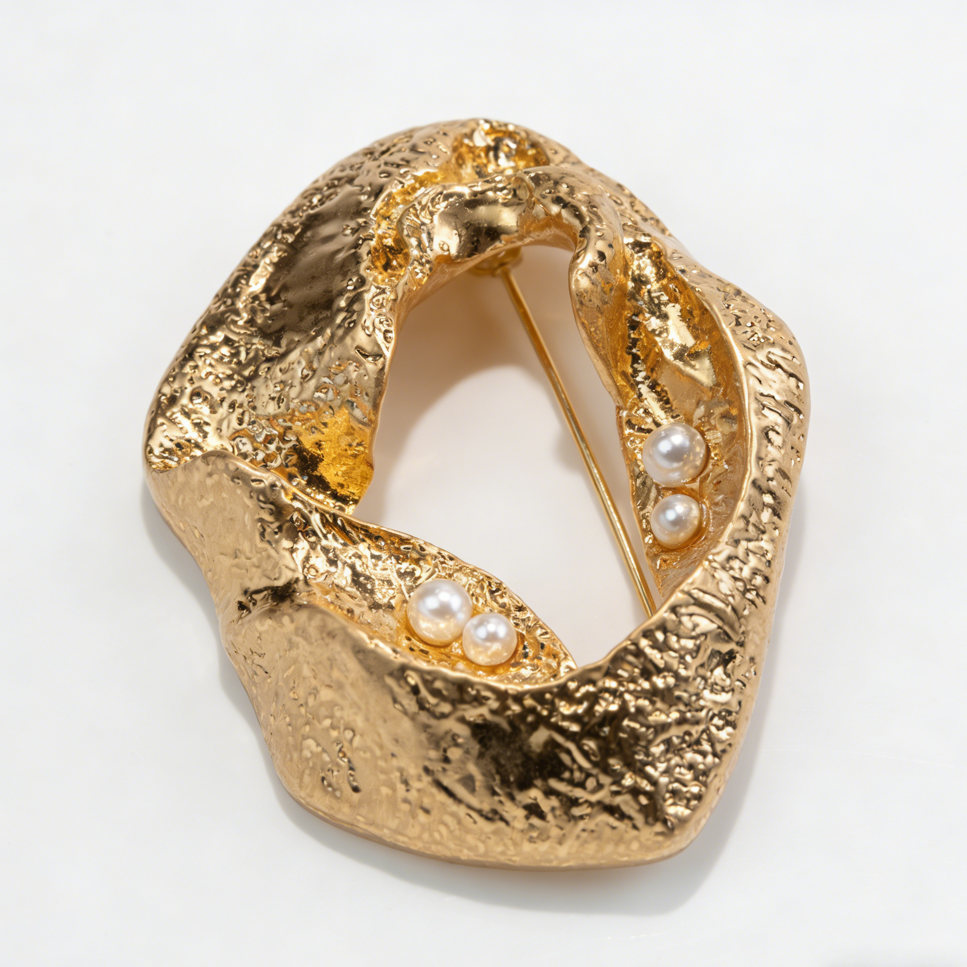 Alfinete dourado com textura de lava e pérola de lava | Design exclusivo, acessório de luxo acessível