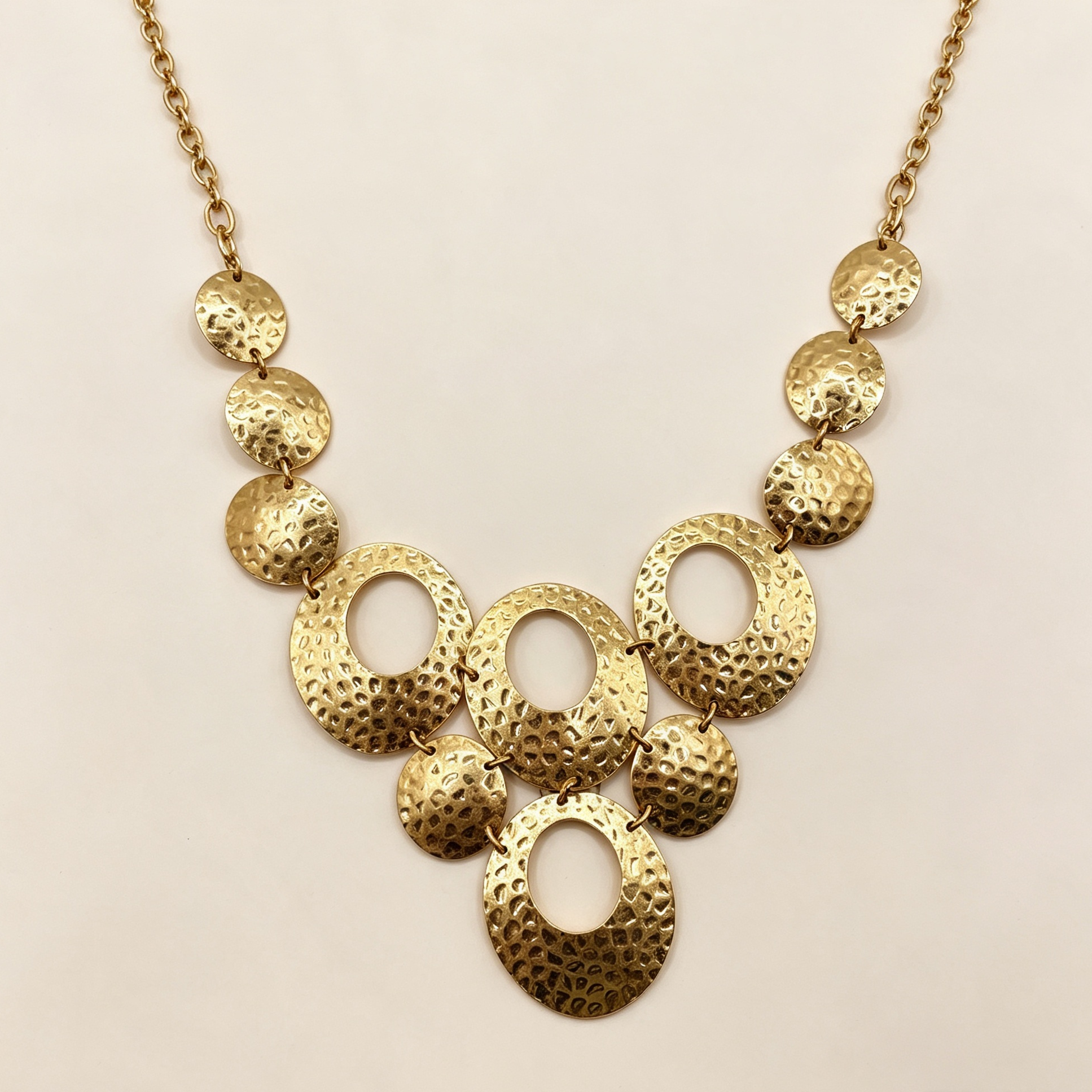Collar Gargantilla Dorado Texturizado Martillado, Diseño Geométrico Grandes Aros, Joyería Moda Mayorista para Mujer|JI JOYA