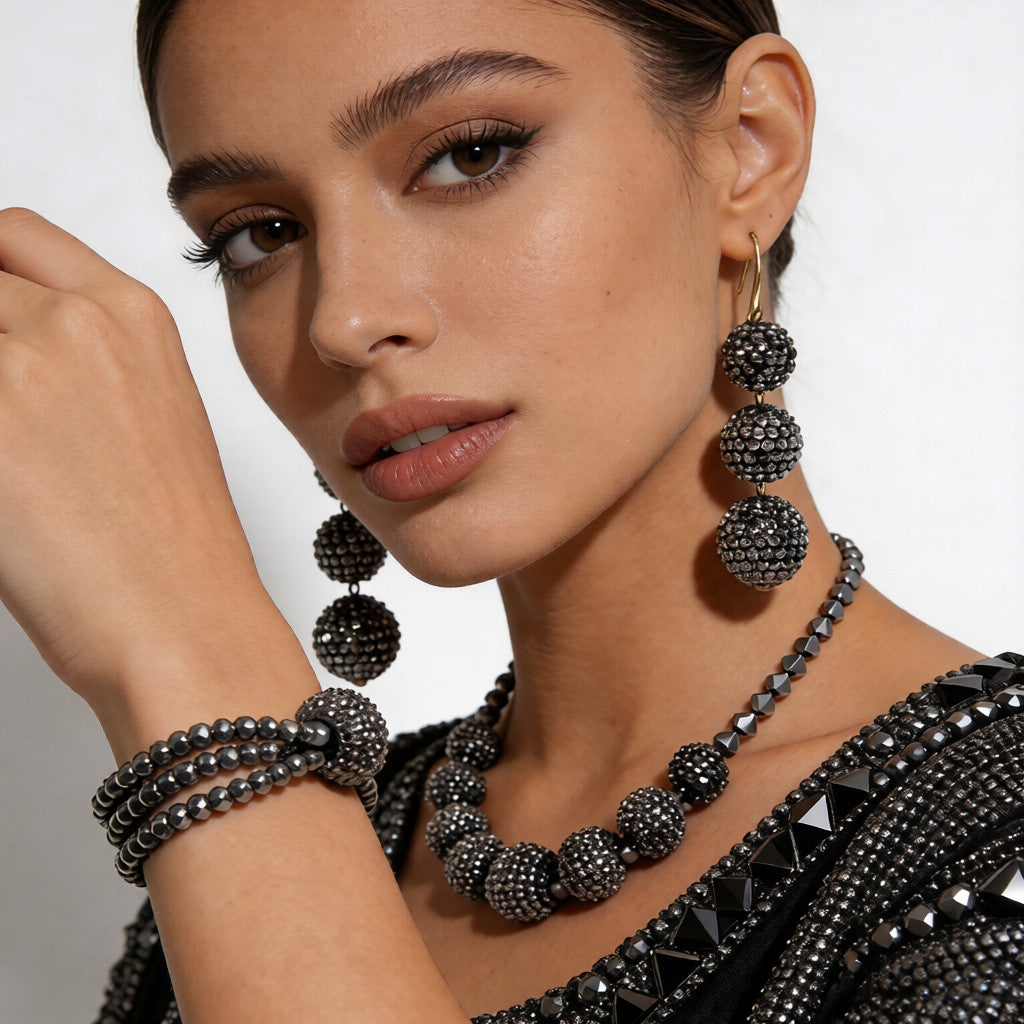 Conjunto de joyas con bolas de pavé negro | Pendientes, collar y pulsera llamativos para fiestas de noche