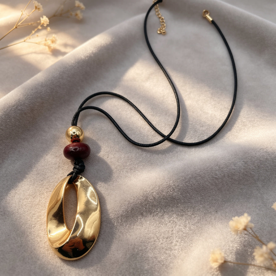 Collar Minimalista de Diseño con Colgante Dorado y Detalle de Piedra - Mayorista Joyería de Tendencia|JI JOYA