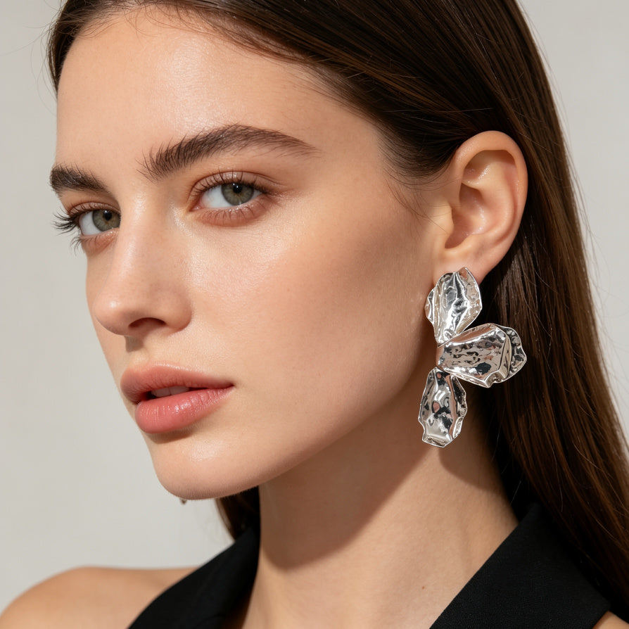 Aretes Florales de Metal Martillado | Dorado/Plata | Bisutería Mayorista de Moda|JI JOYA