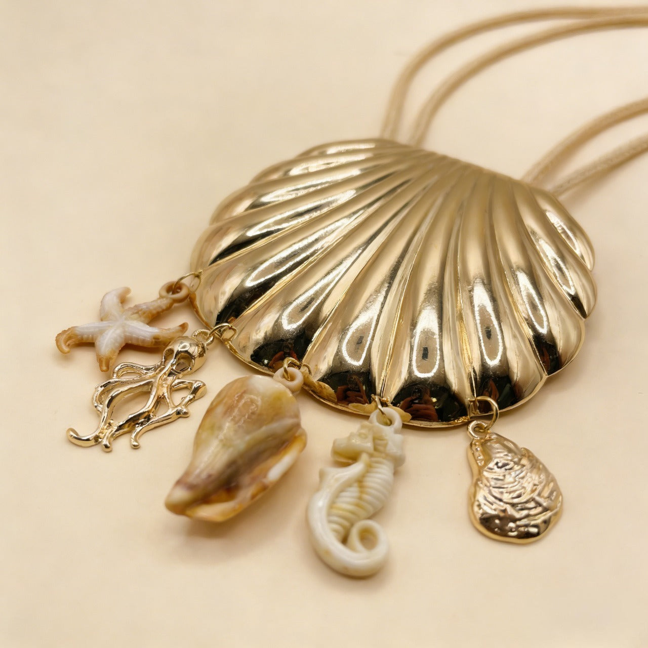 Collar Boho de Concha con Dijes de Estrella de Mar y Conchas | Moda Costera