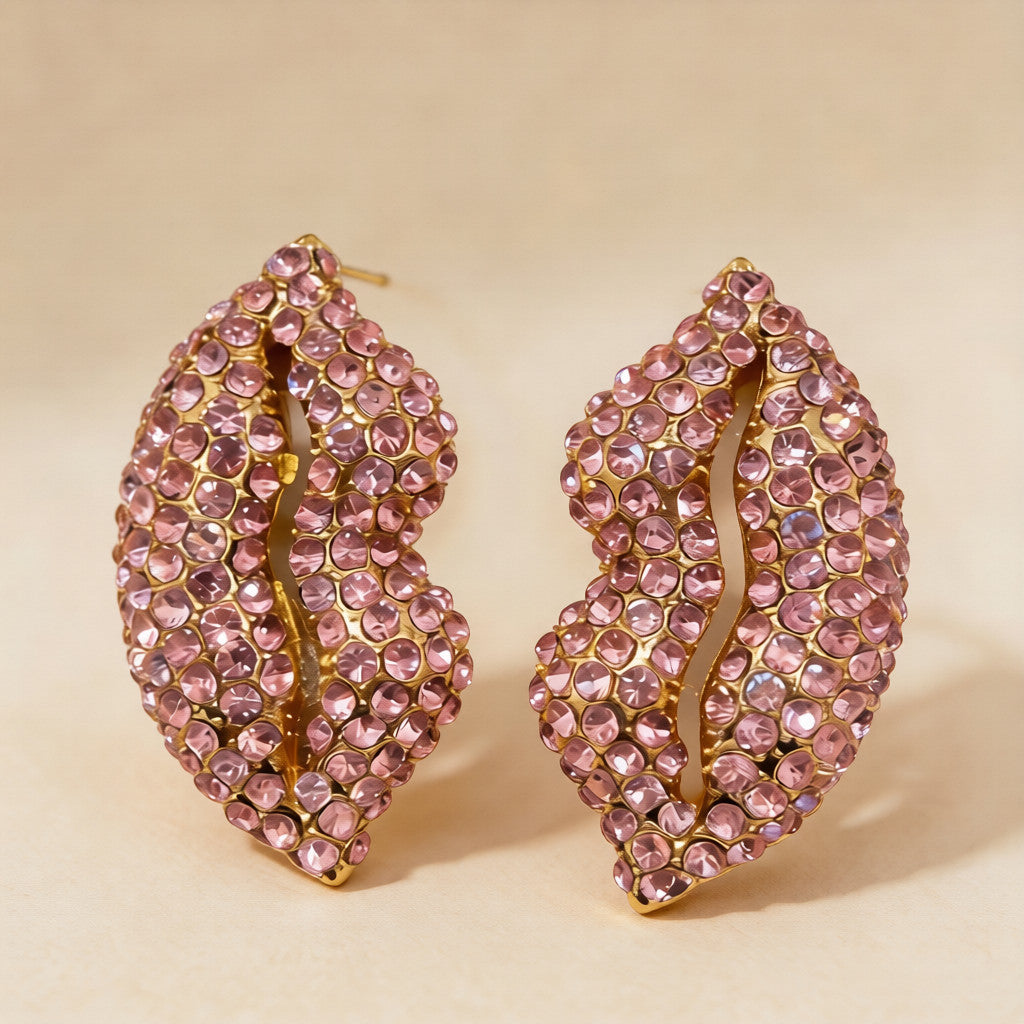 Collar de Labios de Cristal Rosa con Flecos Dorados - Colección Glamour