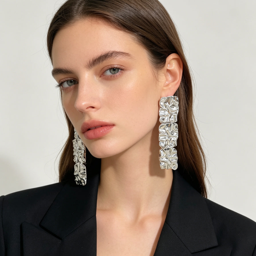 Set de Joyería Geométrica Texturizada en Plata/Oro - Collar y Pendientes de Lujo para Mujer, Diseño Moderno para Mayoristas|JI JOYA