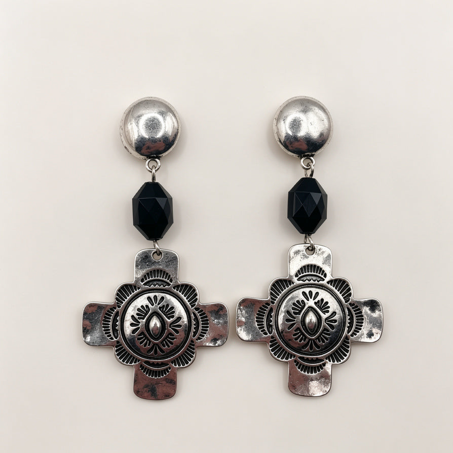 Pendientes Cruz Vintage con Detalles Grabados y Cuentas Negras - Dorado y Plateado - Joyería al Por Mayor para Mujer|JI JOYA