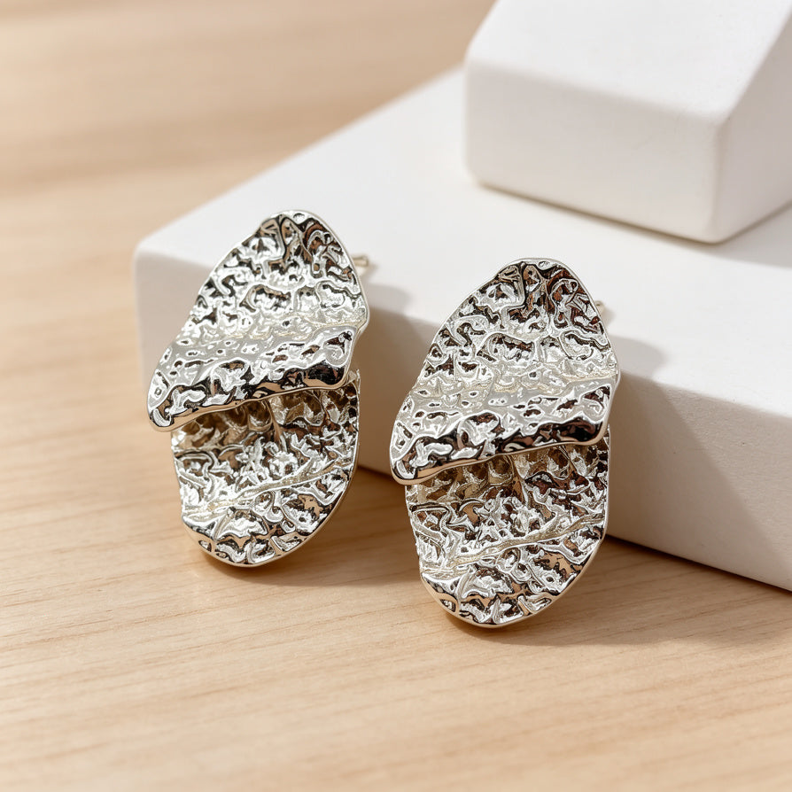 Pendientes Texturizados de Zinc Aleación Dorado | Diseño Martillado de Moda Mayorista|JI JOYA