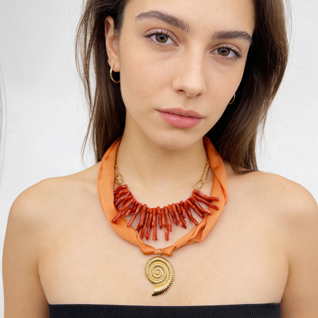 Collar bohemio con forma de rama de coral | Colgante de amonita dorada | Joyería llamativa
