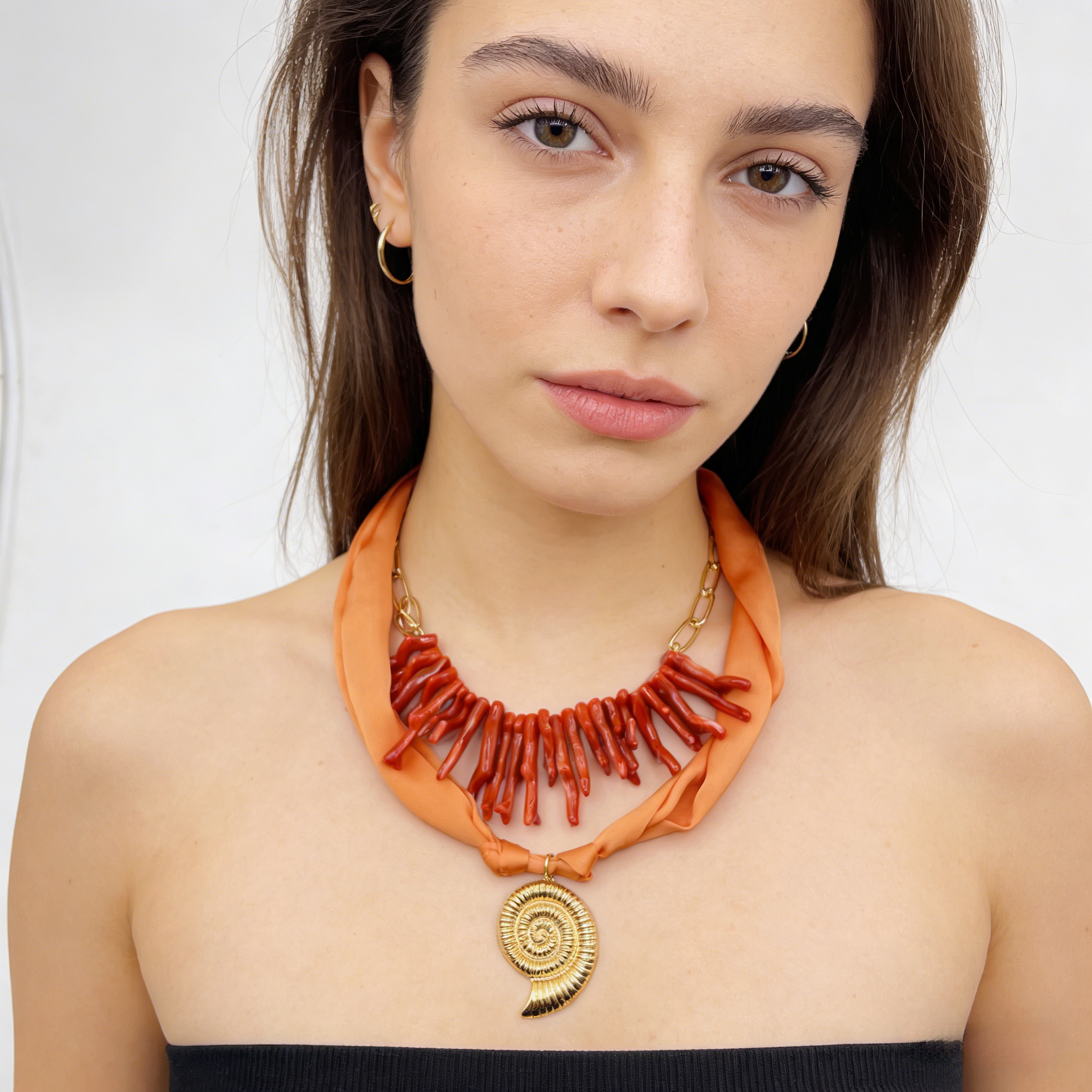 Collar bohemio con forma de rama de coral | Colgante de amonita dorada | Joyería llamativa