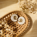 Pendientes de Resina con Detalle Dorado - Perfectos para Ocasiones Especiales