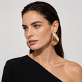 Pendientes grandes en forma de lágrima acabado dorado martillado, accesorios al por mayor|JI JOYA