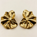 Pendientes grandes pétalo efecto arrugado metal, disponibles en dorado y plata | Venta al por mayor|JI JOYA