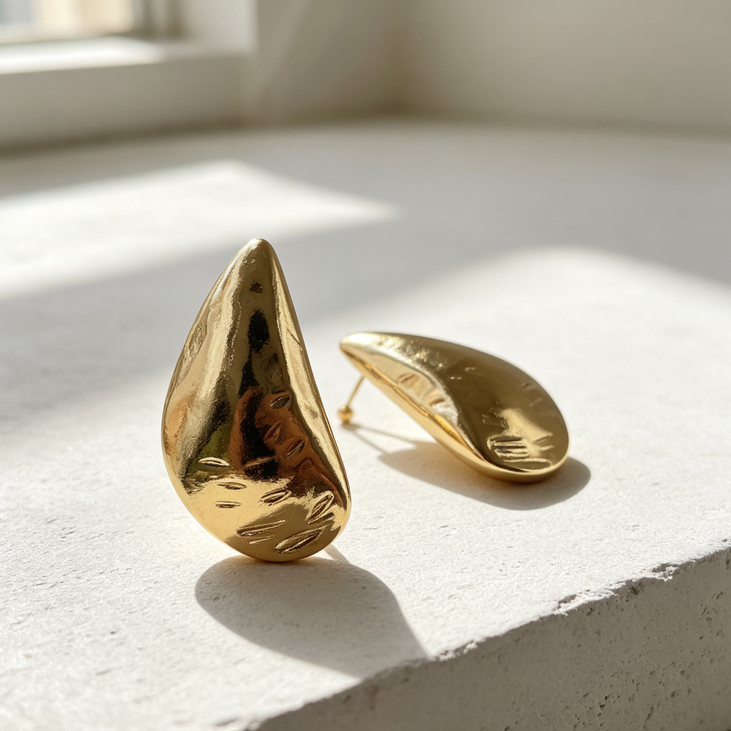 Pendientes grandes en forma de lágrima acabado dorado martillado, accesorios al por mayor|JI JOYA