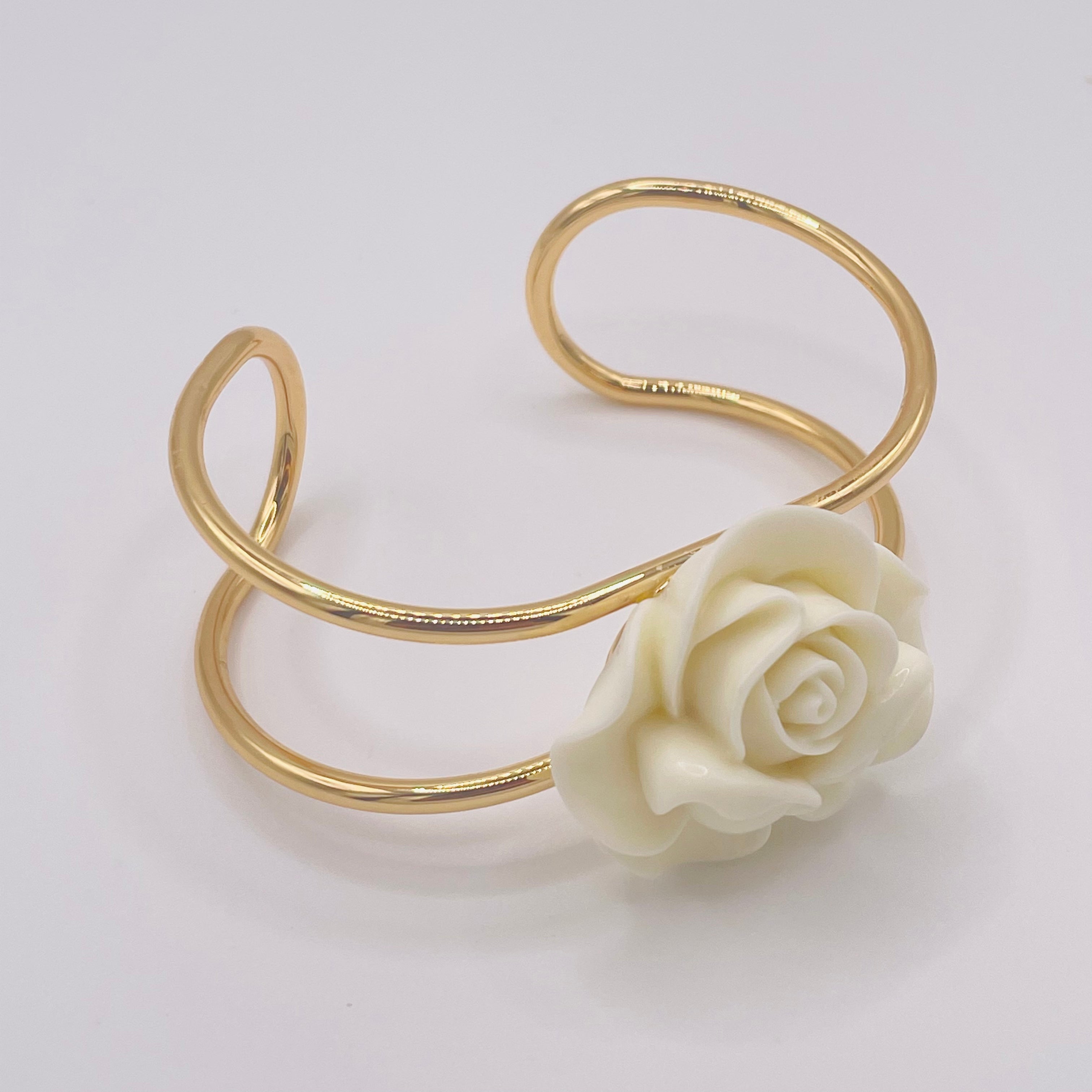 Pulsera Brazalete Flor Rosa Blanca Dorado | JI JOYA Joyas Mayoristas