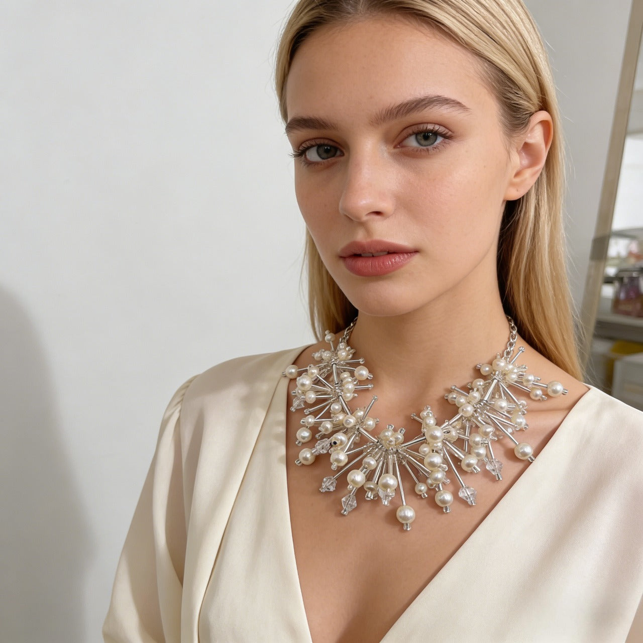 Collar de Gargantilla Estrella con Perlas y Cristales Transparentes - Joyería Minimalista Lujosa|JI JOYA