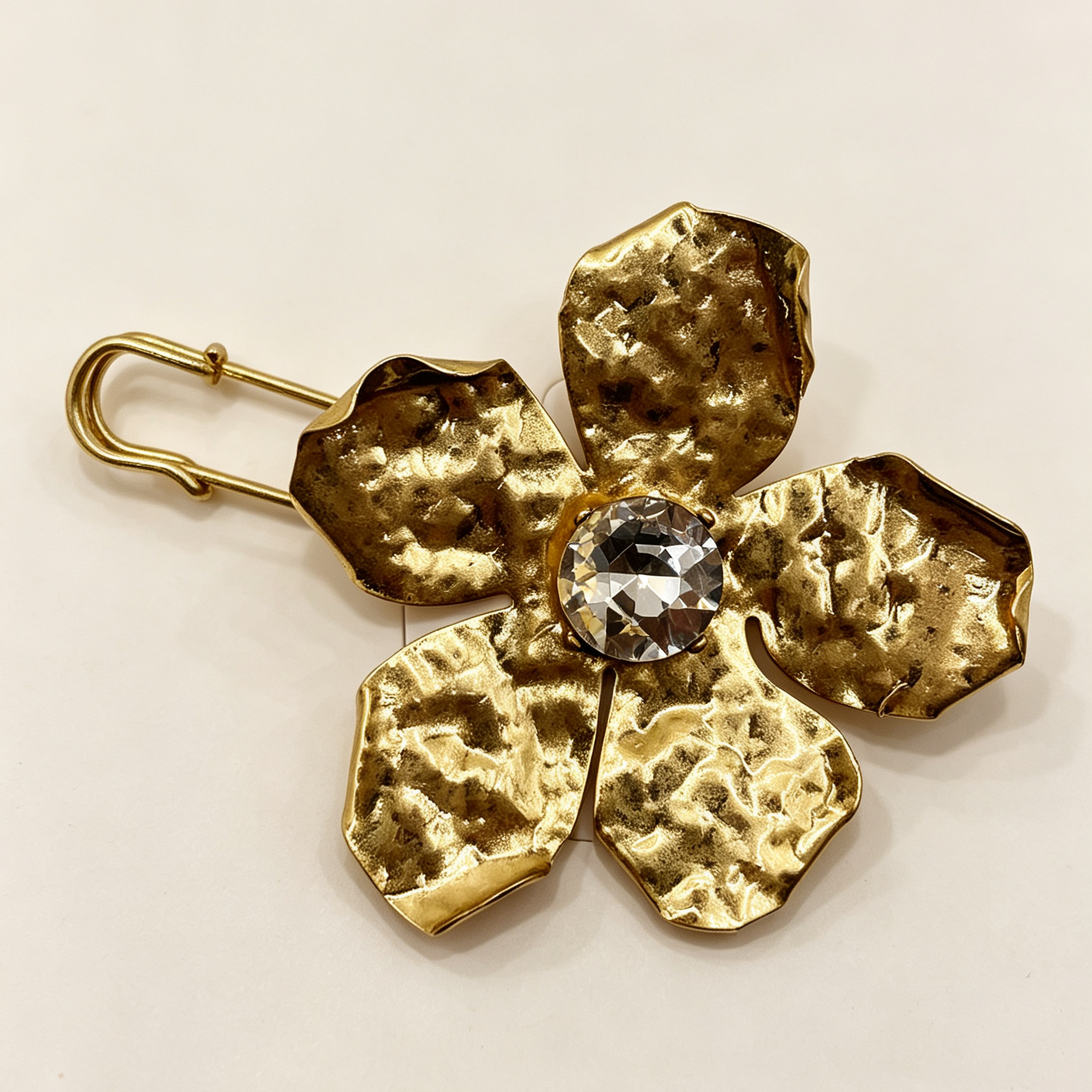 Broche Flor Metálico Texturizado con Cristal, Broche de Vestido Dorado Vintage para Mayoristas|JI JOYA