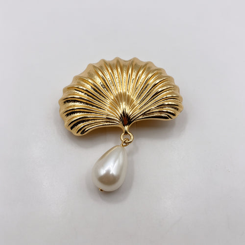 Broche Dorado en Forma de Concha con Perla Colgante | Joyería al por Mayor|JI JOYA