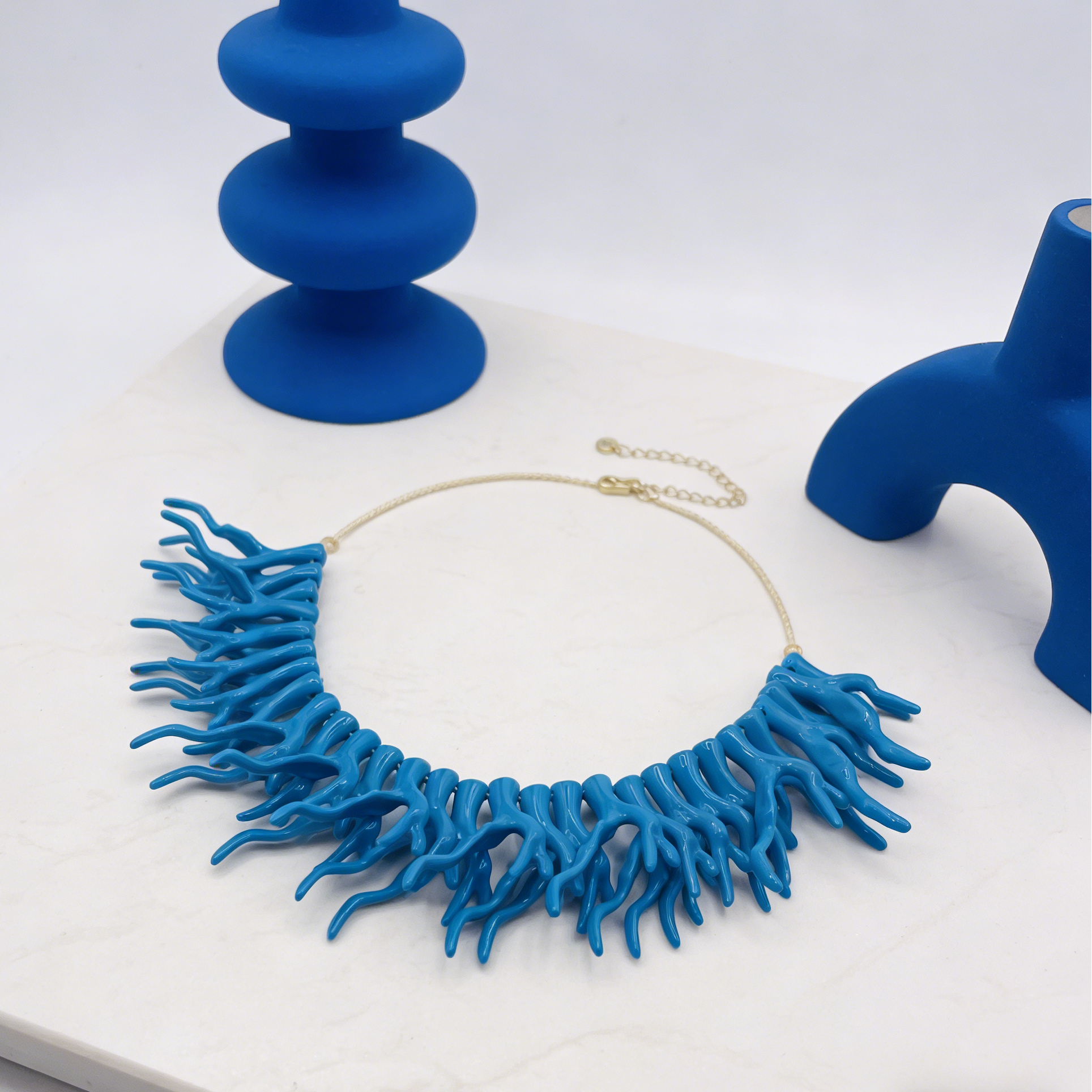 Gargantilla con diseño de rama de coral