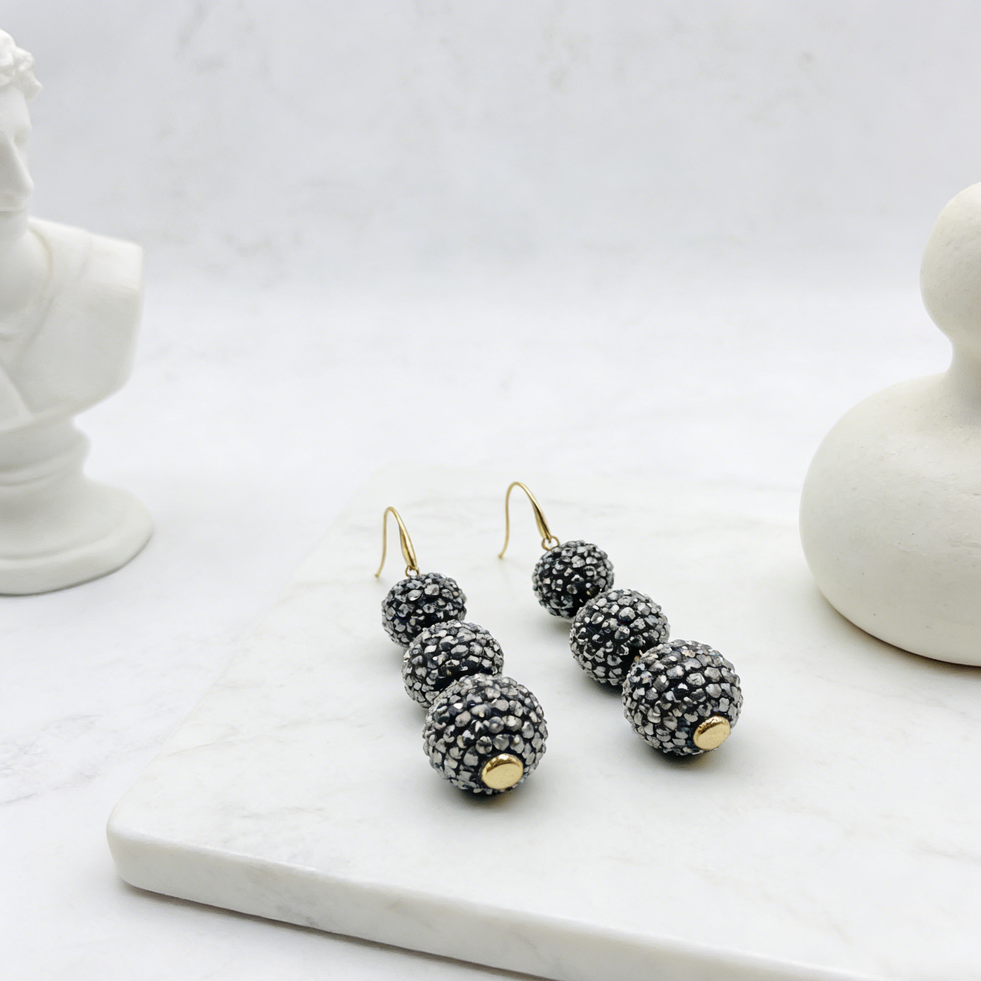 Conjunto de joyas con bolas de pavé negro | Pendientes, collar y pulsera llamativos para fiestas de noche