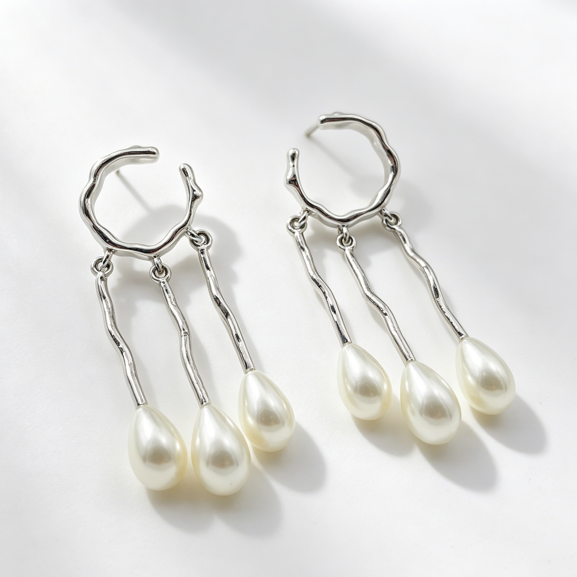 Pendientes Colgantes de Perla con Aro Irregular | Venta al Por Mayor | 2 Colores (Oro/Plata) | Diseño Minimalista|JI JOYA