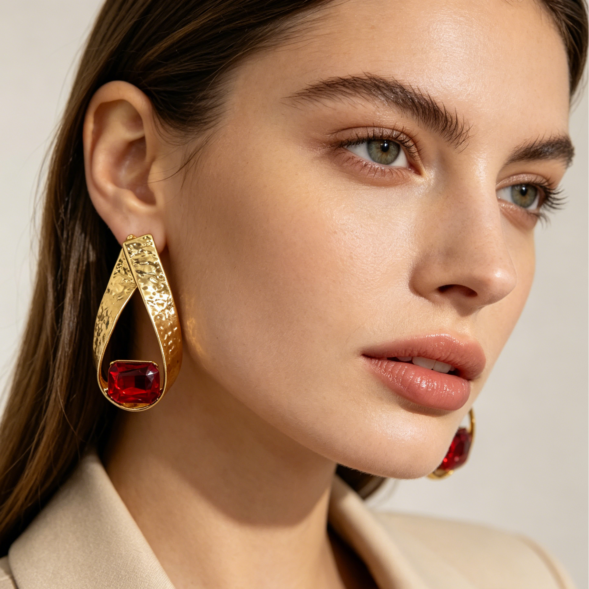 Pendientes de gota martillada con cristal rectangular - 2 colores (dorado/plateado) | Joyería mayorista|JI JOYA