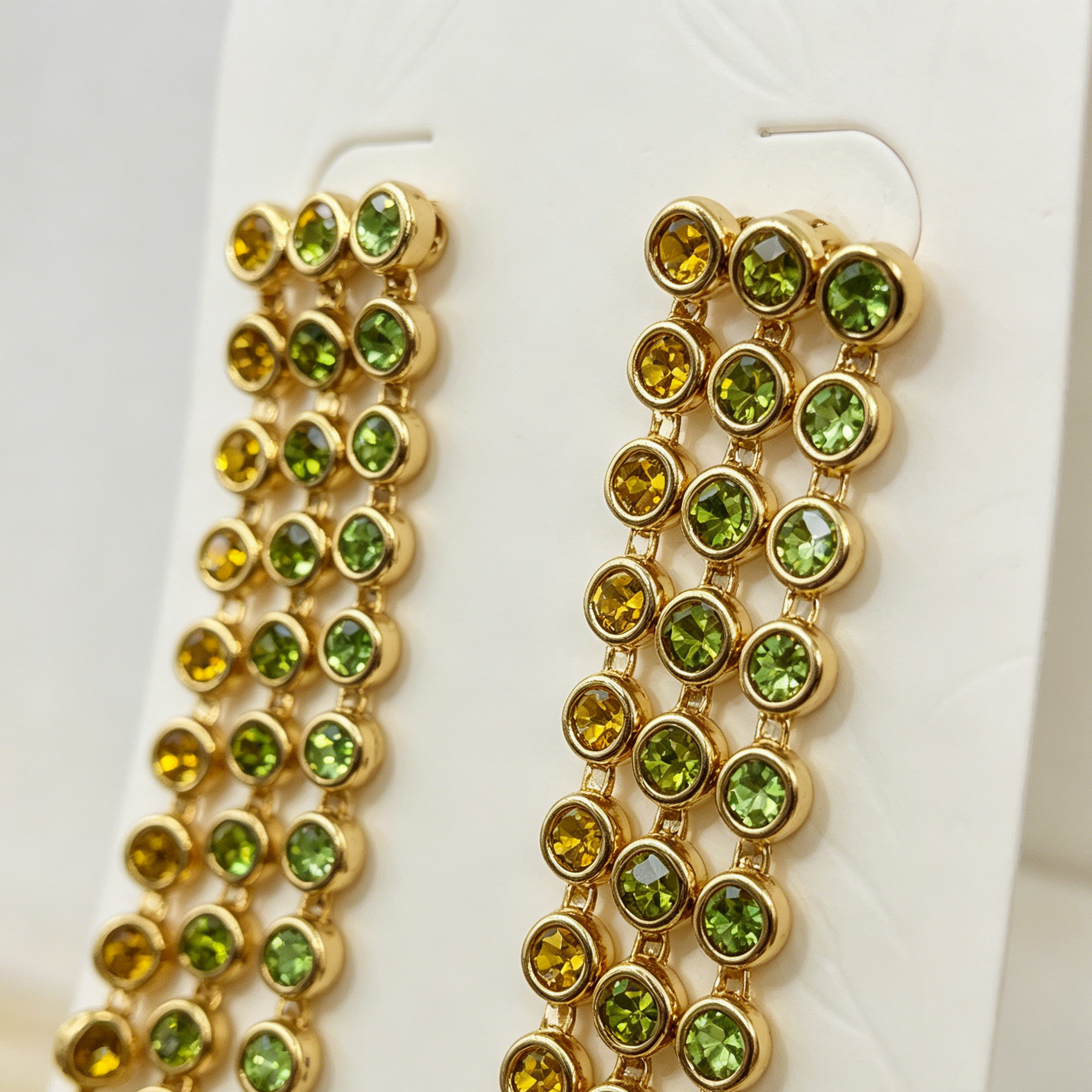 Pendientes de Cadena de Cristal en Rojo y Verde - Diseño Elegante para Mayoristas|JI JOYA