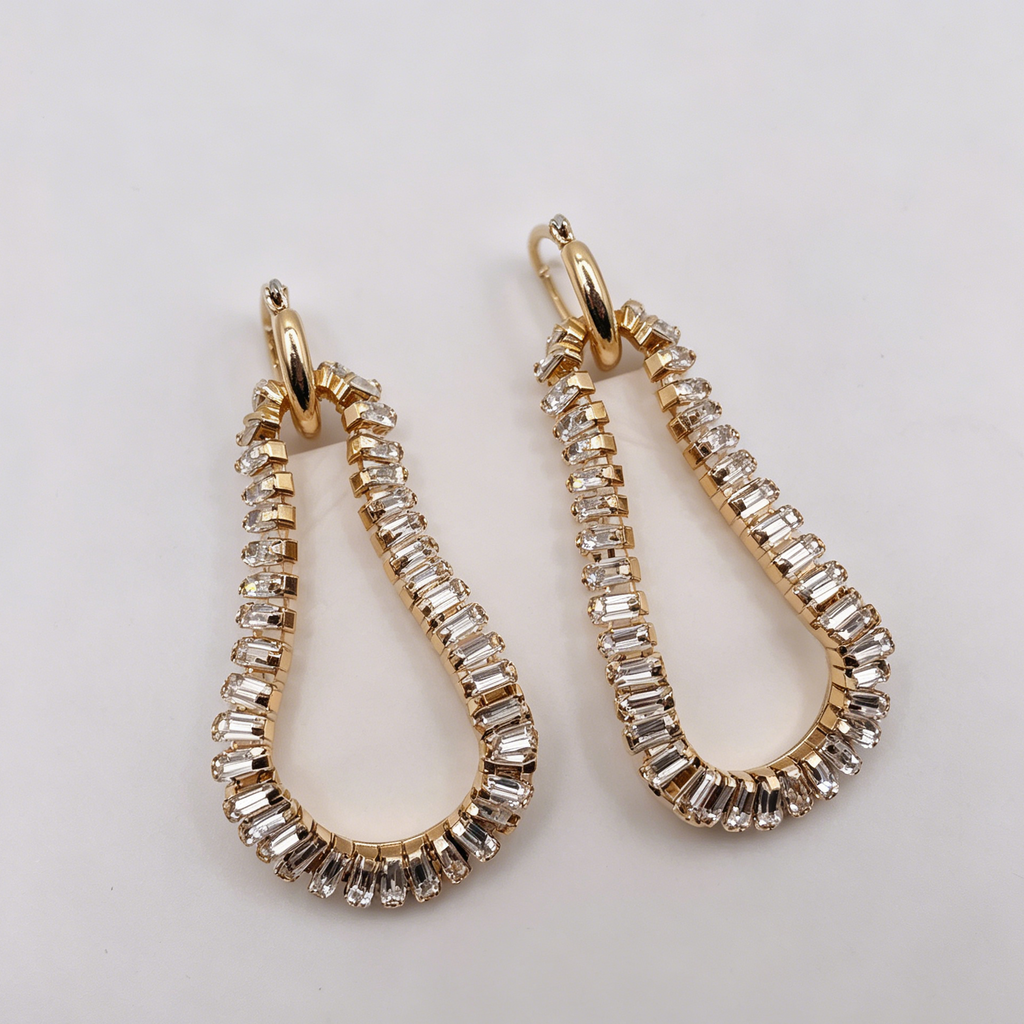 Pendientes Aro Largo Forma Huevo con Piedras Negras/Oro, Pendientes de Cristal Baguette al Por Mayor para Mayoristas y Tiendas de Moda|JI JOYA