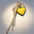Llavero de Moda con Corazón Amarillo y Cordón Trenzado - Venta al Por Mayor|JI JOYA