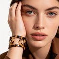 Pulsera abierta de resina con estampado de carey | Accesorio de moda al por mayor|JI JOOYA