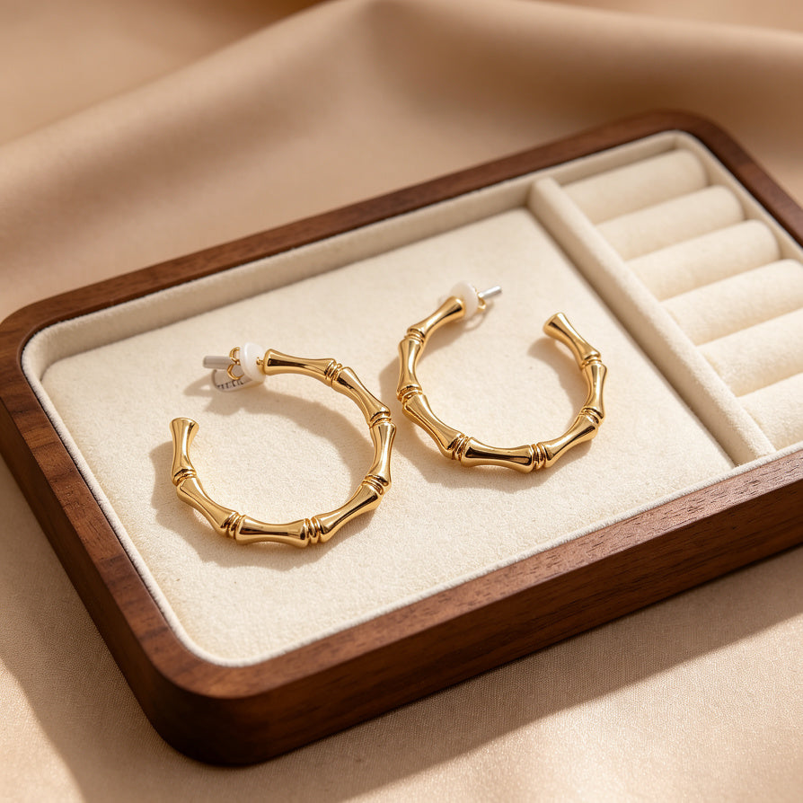 Aretes de Bambu Dorados al Por Mayor - Diseño Minimalista de Lujo|JI JOYA