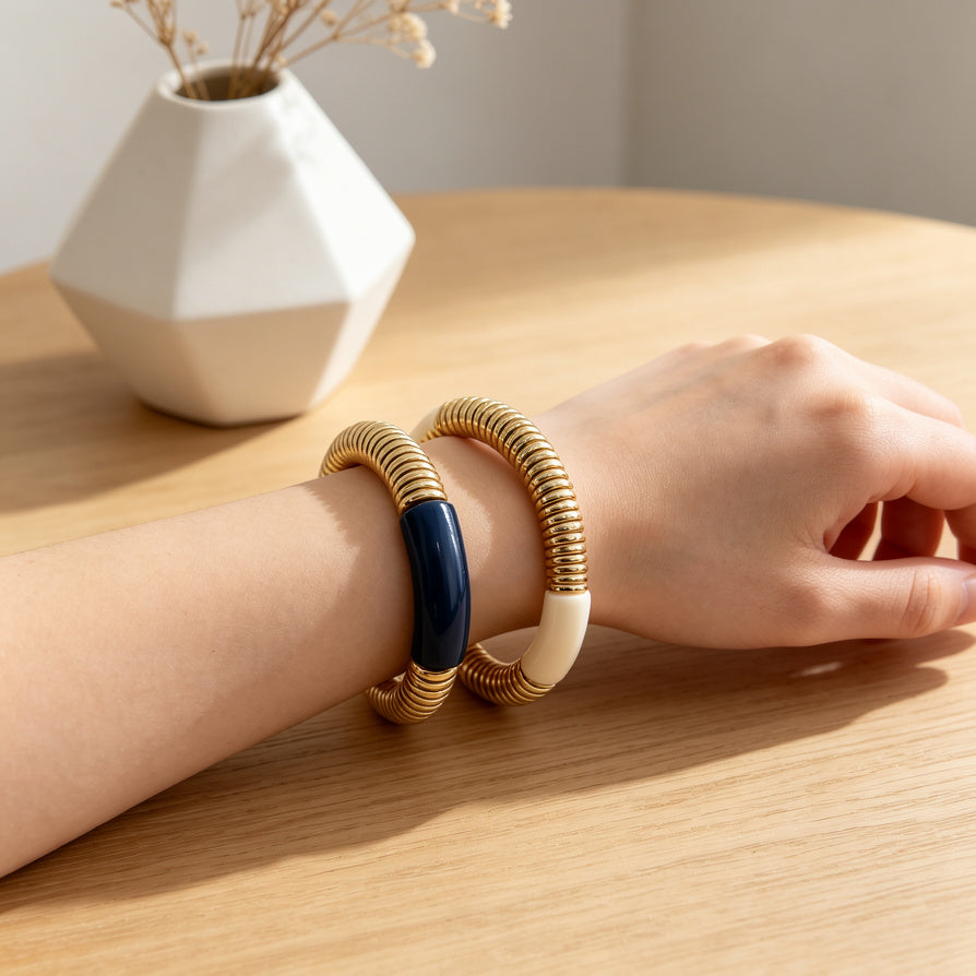 Pulseras de resorte dorado combinadas, 2 colores por set, pulseras de esmalte de lujo al por mayor|JI JOYA