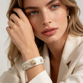 Pulsera de resina blanca con detalles de concha dorada y perlas, al por mayor para joyería de moda|JI JOYA