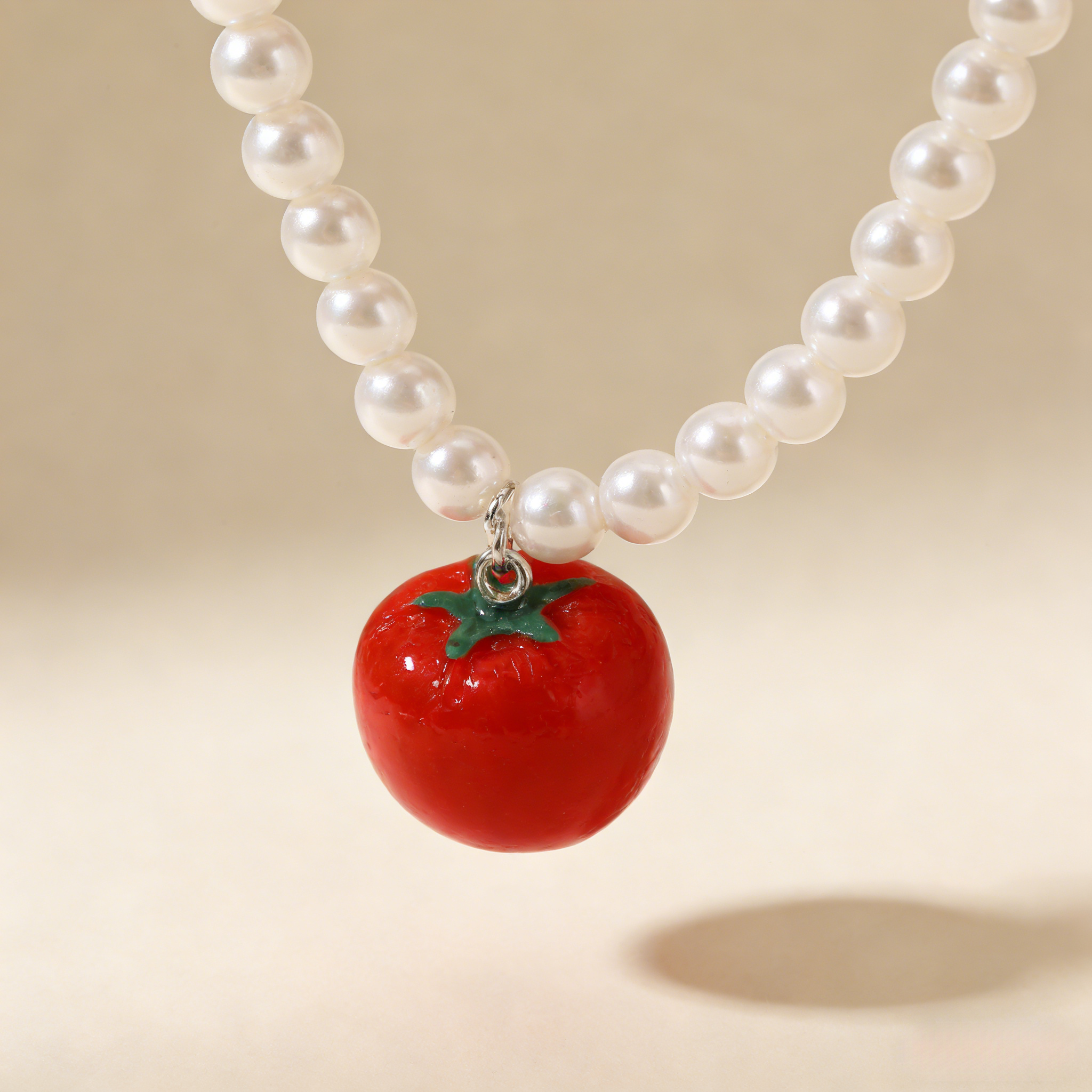 Conjunto de collar y pendientes colgantes con perla de tomate | Joyas originales de frutas de verano