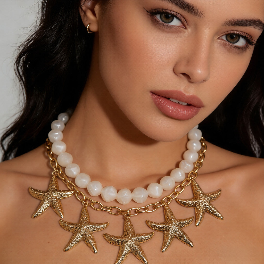 Collar de Declaración con Estrellas de Mar Doradas y Cuentas - Joyería Costera de Verano