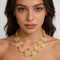 Collar Doble de Resina Amarilla con Detalles Dorados | Accesorio Elegante y Sofisticado para Mujer | Ideal para Ocasiones Especiales